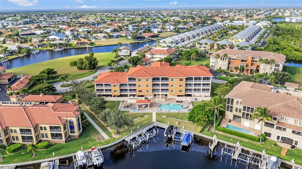 En Venta: $325,000 (2 camas, 2 baños, 1381 Pies cuadrados)