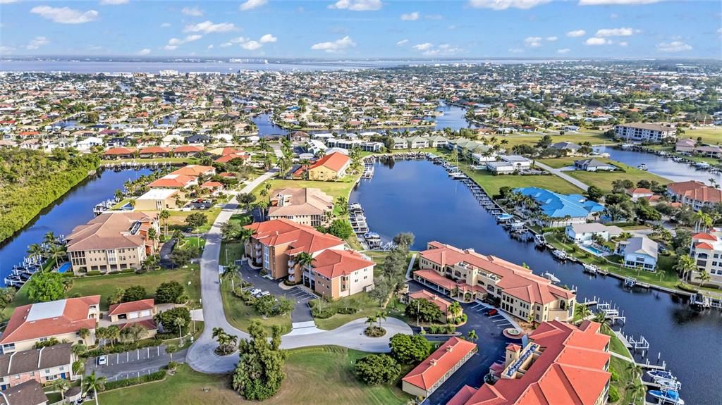 En Venta: $325,000 (2 camas, 2 baños, 1381 Pies cuadrados)