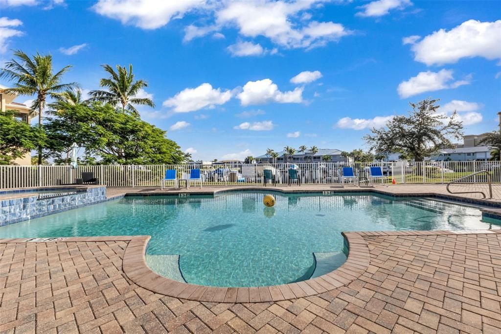 En Venta: $325,000 (2 camas, 2 baños, 1381 Pies cuadrados)