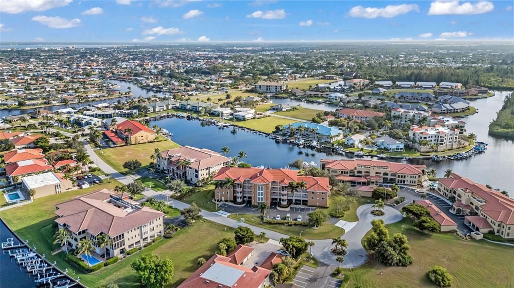 En Venta: $325,000 (2 camas, 2 baños, 1381 Pies cuadrados)