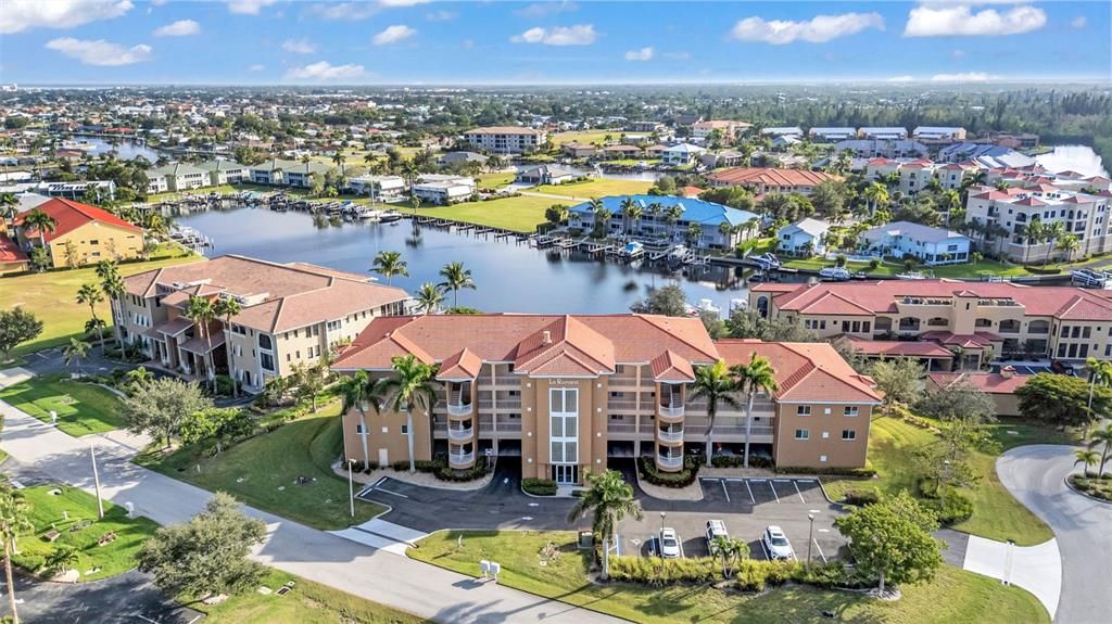 En Venta: $325,000 (2 camas, 2 baños, 1381 Pies cuadrados)