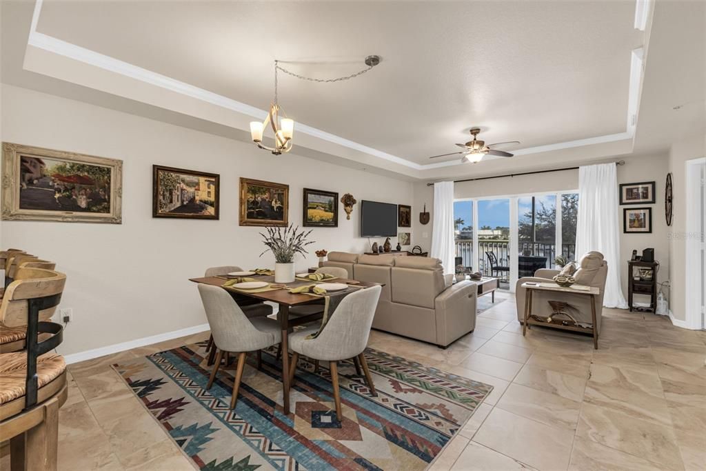 En Venta: $325,000 (2 camas, 2 baños, 1381 Pies cuadrados)