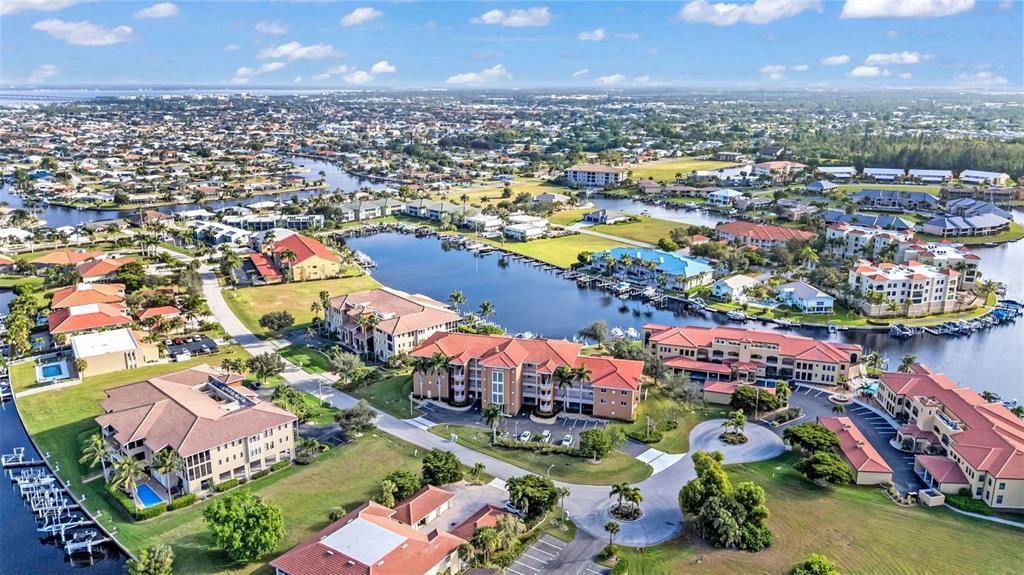 En Venta: $325,000 (2 camas, 2 baños, 1381 Pies cuadrados)