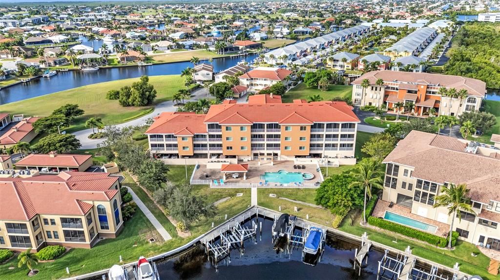 En Venta: $325,000 (2 camas, 2 baños, 1381 Pies cuadrados)