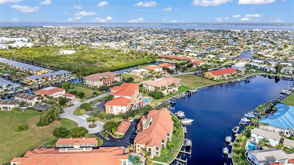 En Venta: $325,000 (2 camas, 2 baños, 1381 Pies cuadrados)