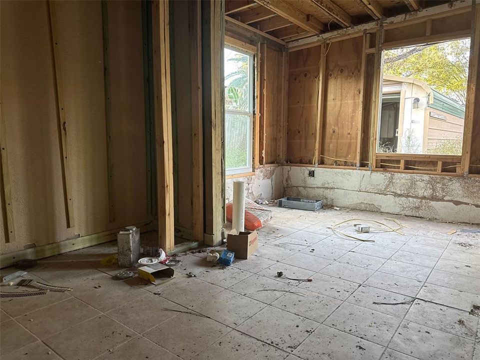 En Venta: $97,000 (3 camas, 2 baños, 1105 Pies cuadrados)