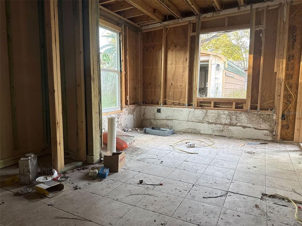 En Venta: $97,000 (3 camas, 2 baños, 1105 Pies cuadrados)