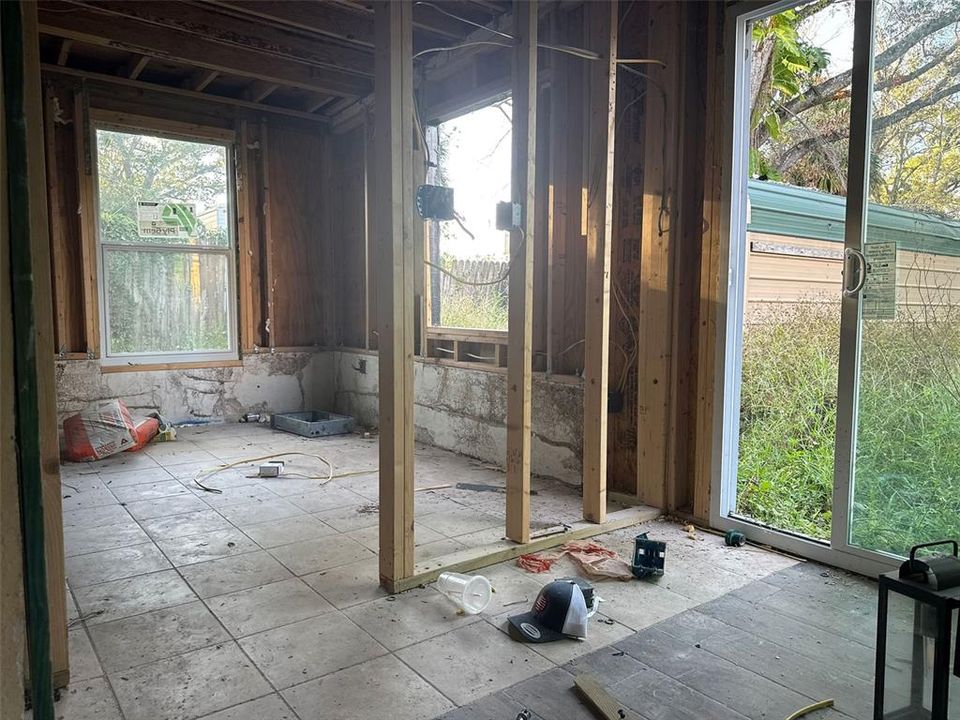 En Venta: $97,000 (3 camas, 2 baños, 1105 Pies cuadrados)