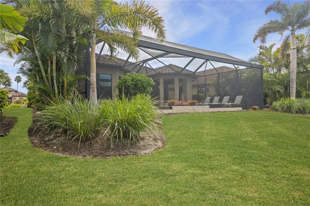 For Sale: $1,089,000 (3 beds, 3 baths, 2323 Square Feet)