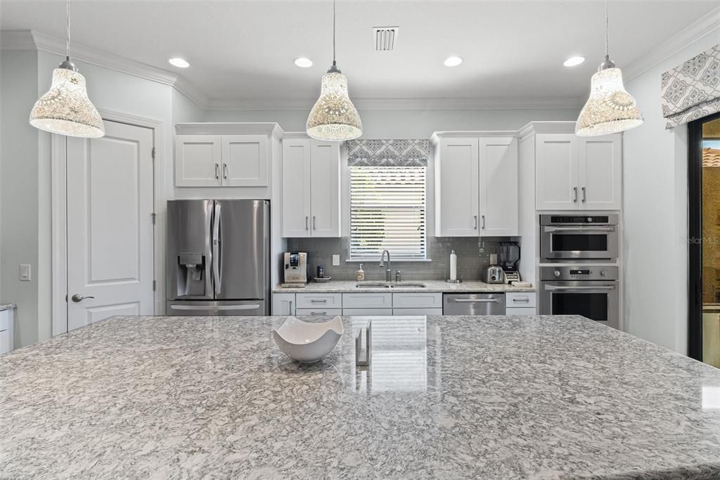 For Sale: $1,089,000 (3 beds, 3 baths, 2323 Square Feet)