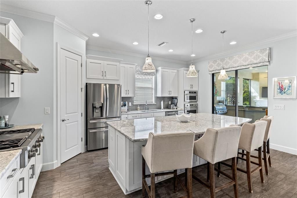 For Sale: $1,089,000 (3 beds, 3 baths, 2323 Square Feet)