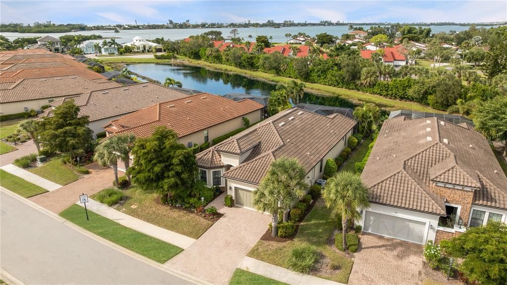 For Sale: $1,089,000 (3 beds, 3 baths, 2323 Square Feet)