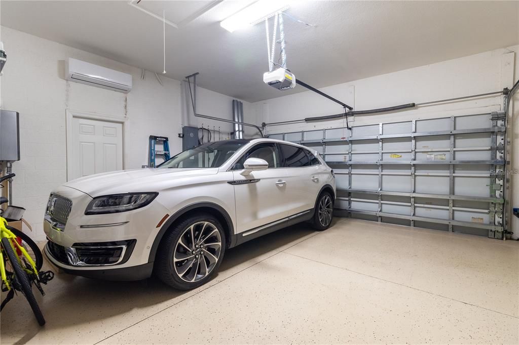 For Sale: $1,089,000 (3 beds, 3 baths, 2323 Square Feet)