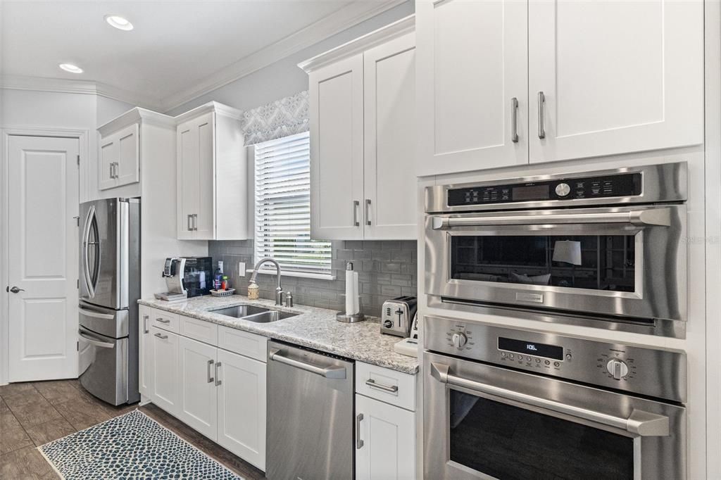 For Sale: $1,089,000 (3 beds, 3 baths, 2323 Square Feet)