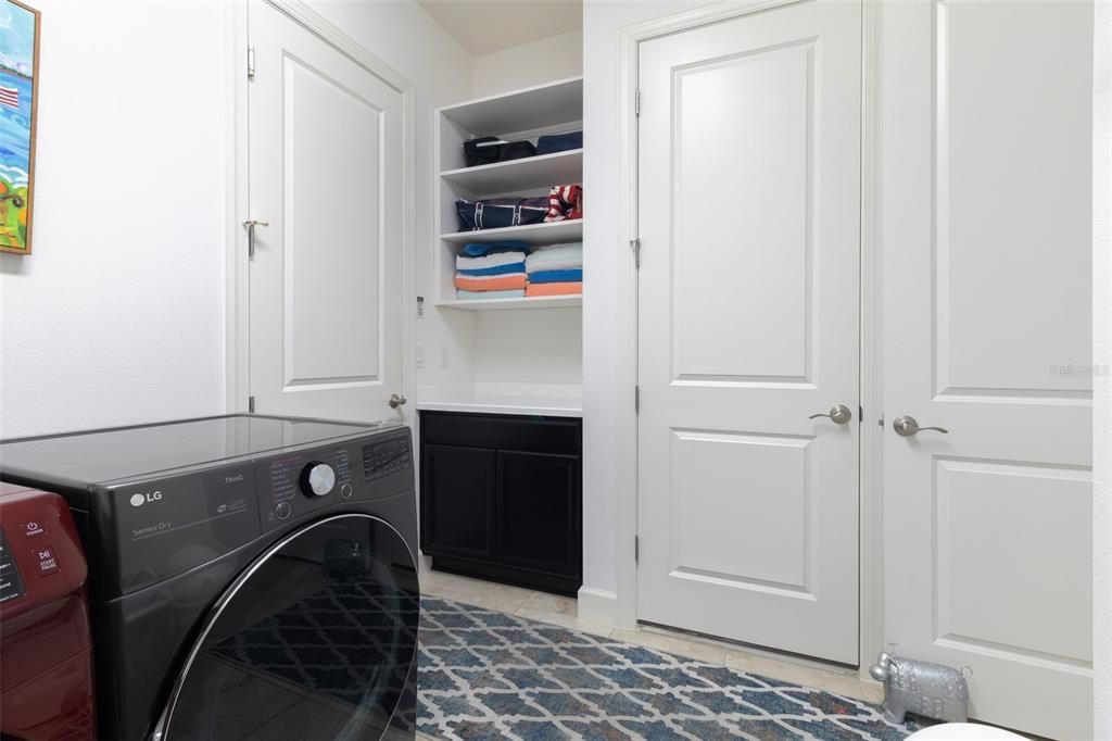 For Sale: $1,089,000 (3 beds, 3 baths, 2323 Square Feet)