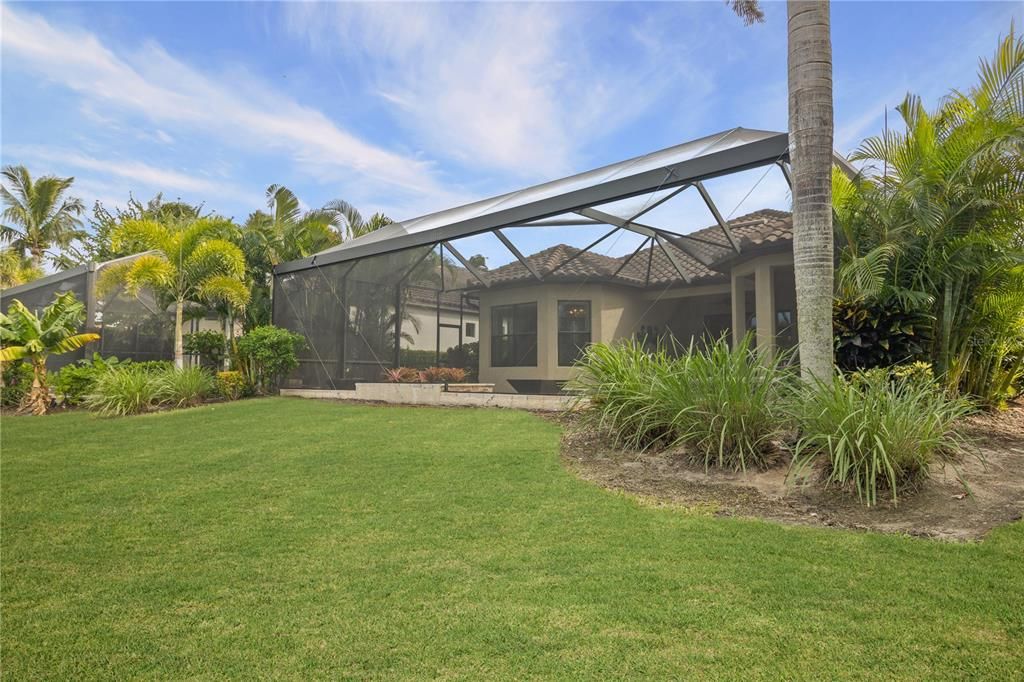 For Sale: $1,089,000 (3 beds, 3 baths, 2323 Square Feet)