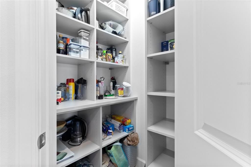 For Sale: $1,089,000 (3 beds, 3 baths, 2323 Square Feet)