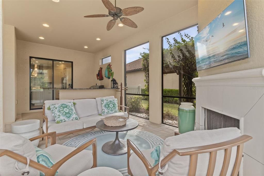 For Sale: $1,089,000 (3 beds, 3 baths, 2323 Square Feet)