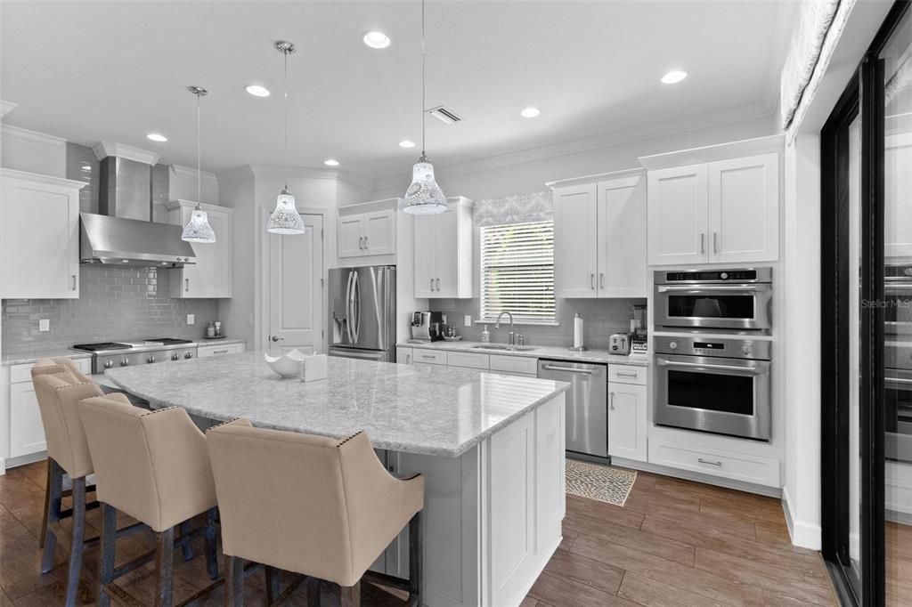 For Sale: $1,089,000 (3 beds, 3 baths, 2323 Square Feet)