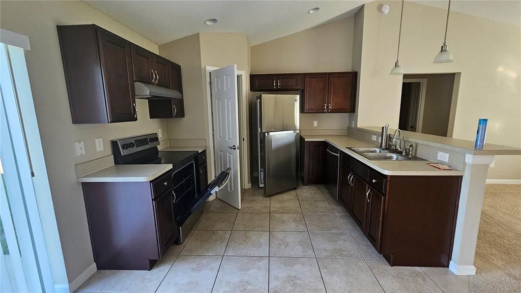 For Rent: $1,850 (3 beds, 2 baths, 1321 Square Feet)