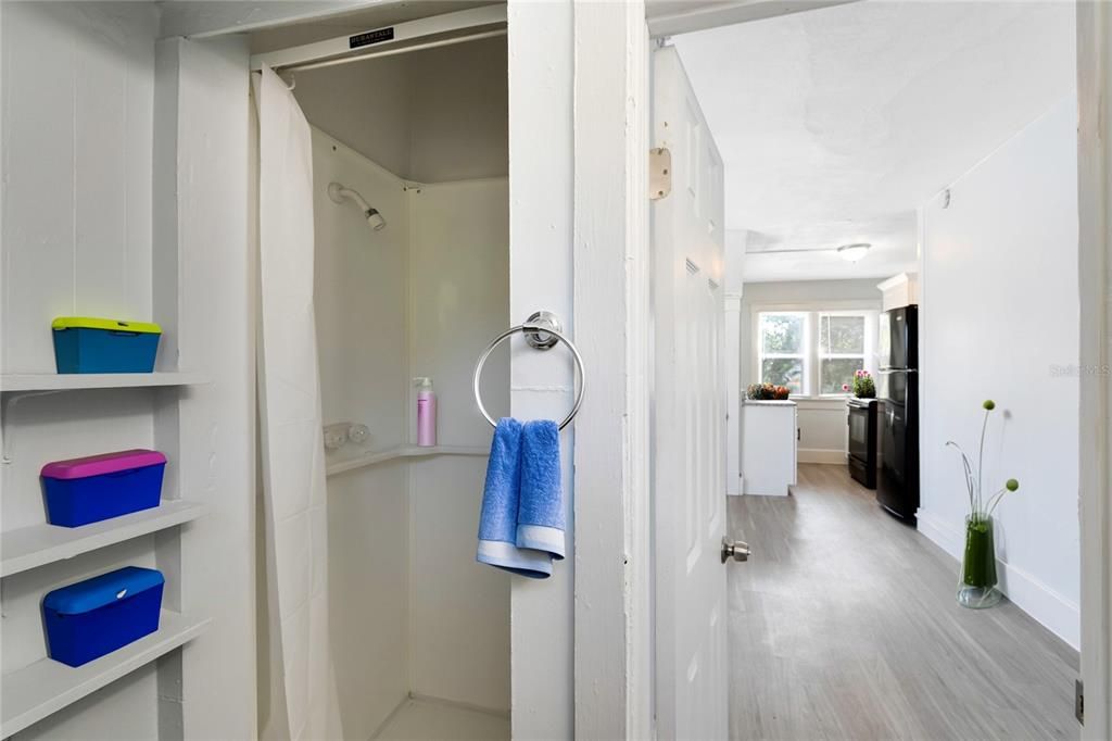 出租: $1,145 (1 贝兹, 1 浴室, 597 平方英尺)