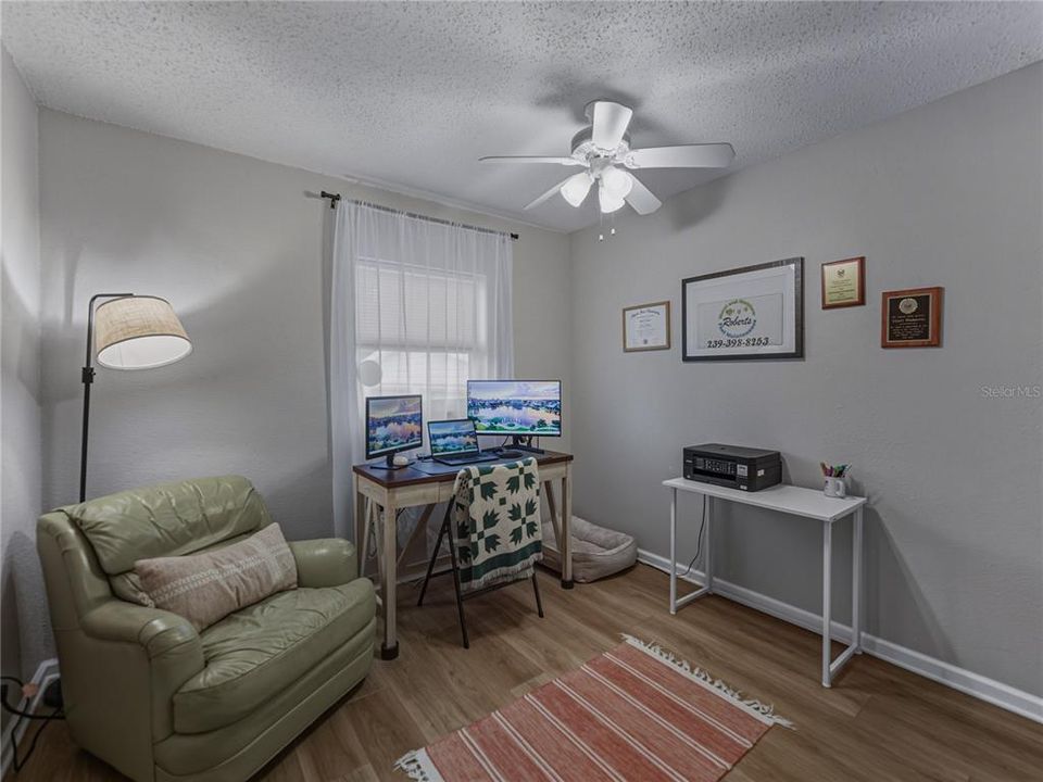 На продажу: $334,900 (4 спален, 2 ванн, 1722 Квадратных фут)