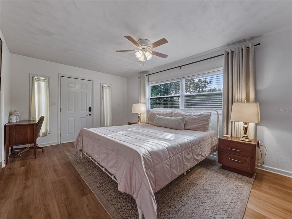 На продажу: $334,900 (4 спален, 2 ванн, 1722 Квадратных фут)