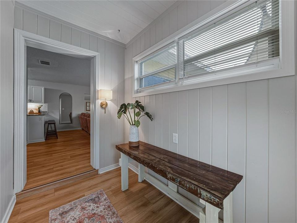 На продажу: $334,900 (4 спален, 2 ванн, 1722 Квадратных фут)