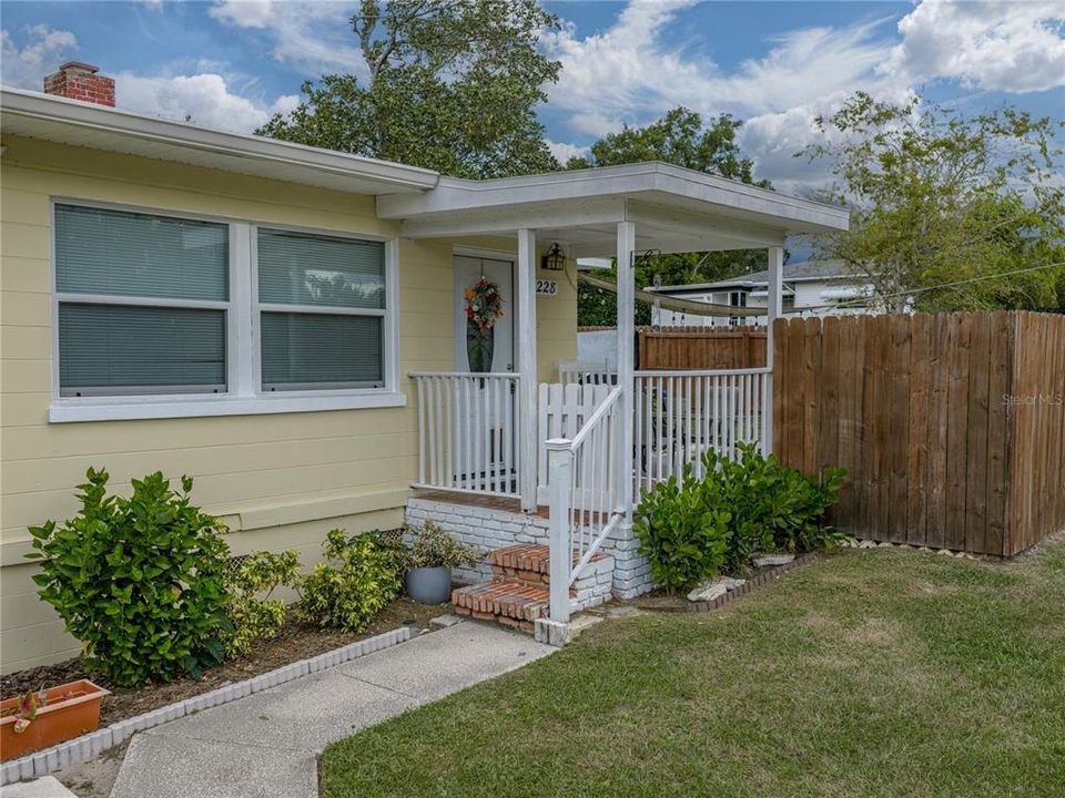 На продажу: $334,900 (4 спален, 2 ванн, 1722 Квадратных фут)