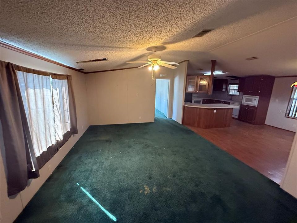 En Venta: $95,000 (3 camas, 2 baños, 1404 Pies cuadrados)