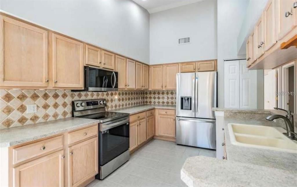 出租: $2,950 (3 贝兹, 2 浴室, 2046 平方英尺)