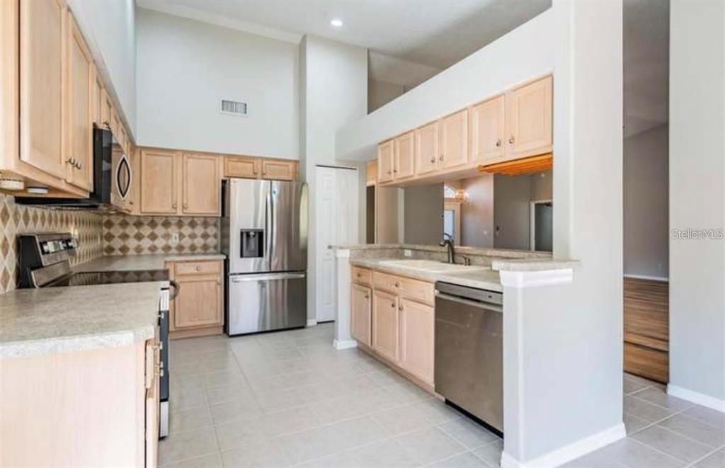 出租: $2,950 (3 贝兹, 2 浴室, 2046 平方英尺)