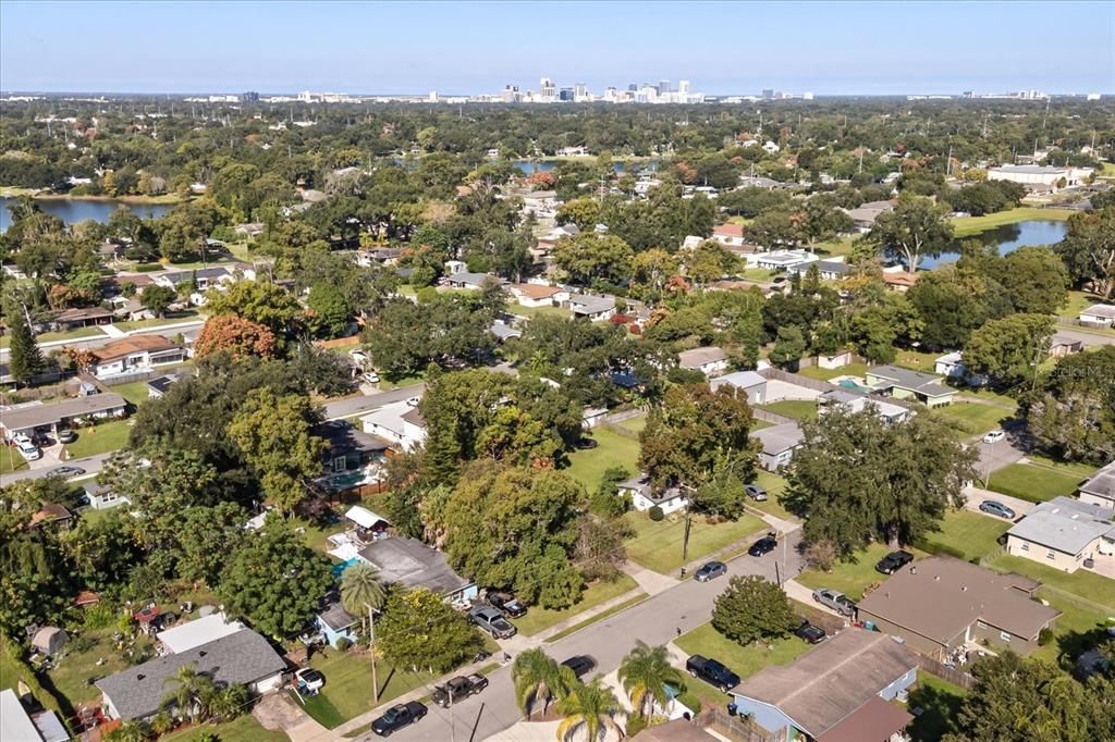 合同活跃: $274,999 (2 贝兹, 1 浴室, 888 平方英尺)