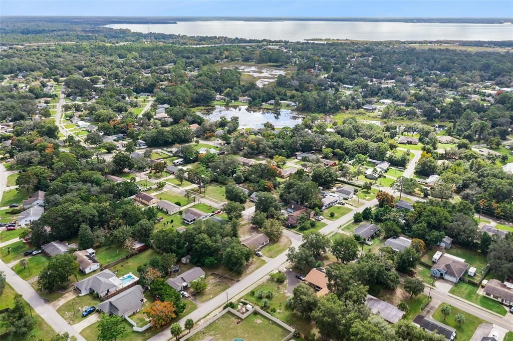 Под контрактом: $220,000 (3 спален, 1 ванн, 1098 Квадратных фут)