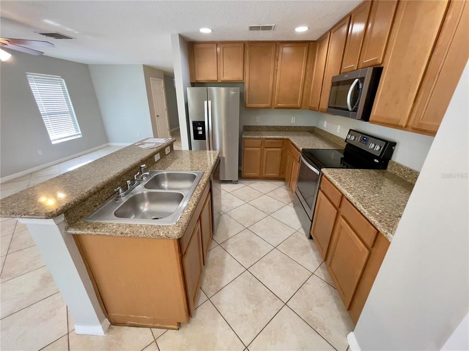 For Sale: $384,500 (3 beds, 2 baths, 1828 Square Feet)