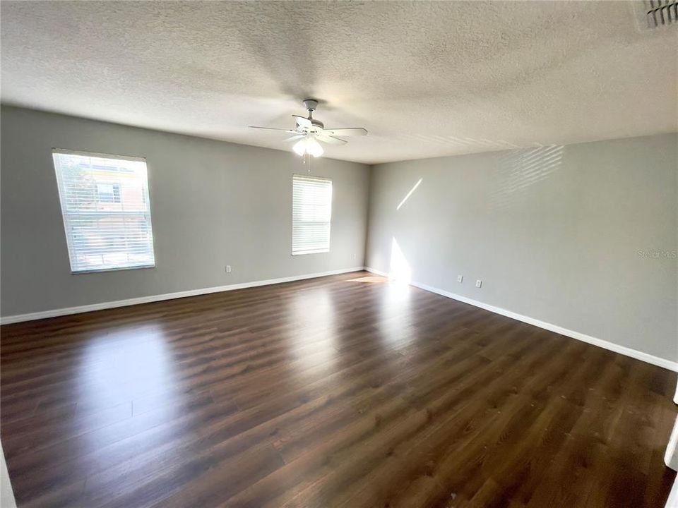 For Sale: $384,500 (3 beds, 2 baths, 1828 Square Feet)
