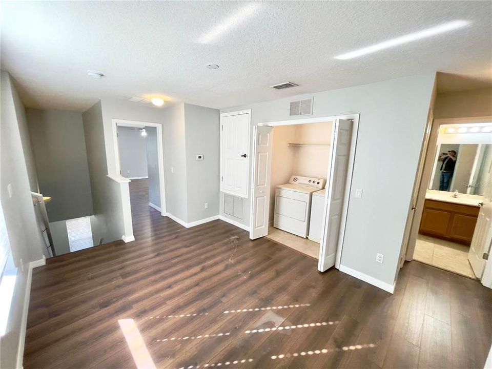 For Sale: $384,500 (3 beds, 2 baths, 1828 Square Feet)