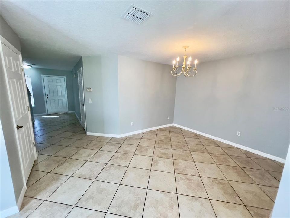 For Sale: $384,500 (3 beds, 2 baths, 1828 Square Feet)