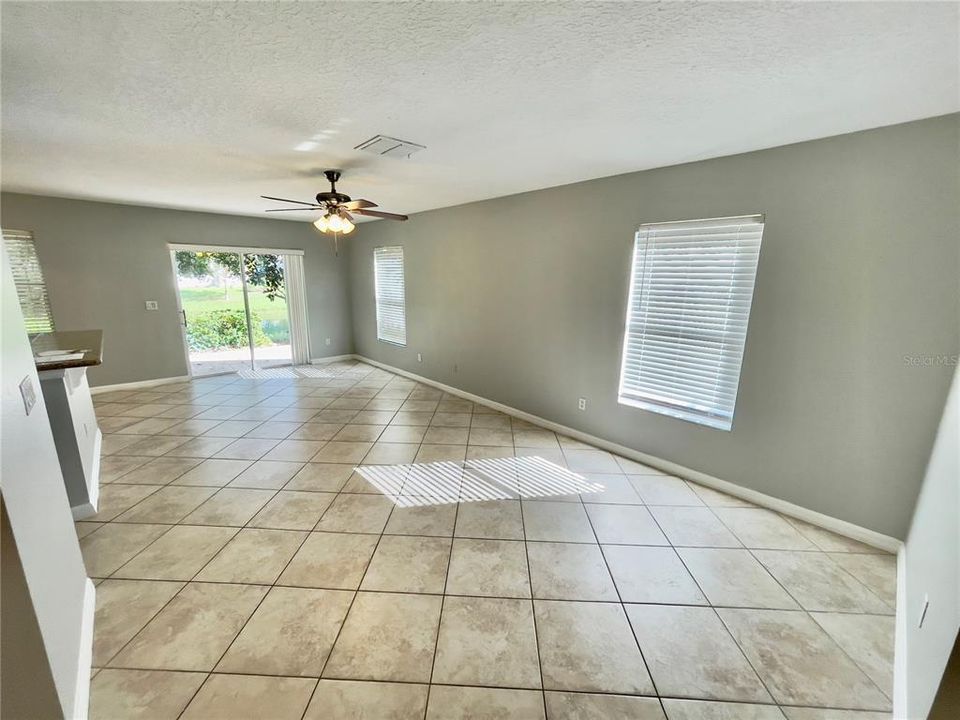 For Sale: $384,500 (3 beds, 2 baths, 1828 Square Feet)