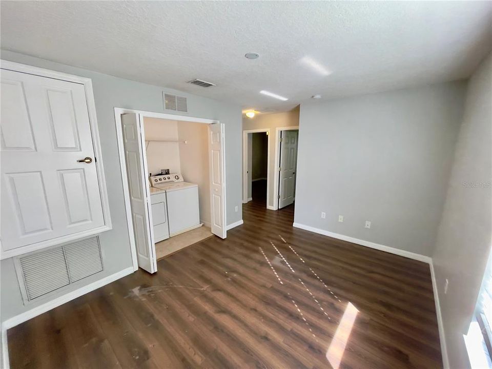 For Sale: $384,500 (3 beds, 2 baths, 1828 Square Feet)