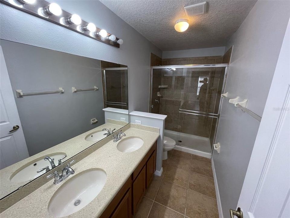 For Sale: $384,500 (3 beds, 2 baths, 1828 Square Feet)
