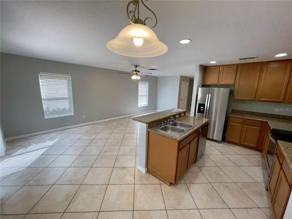 For Sale: $384,500 (3 beds, 2 baths, 1828 Square Feet)