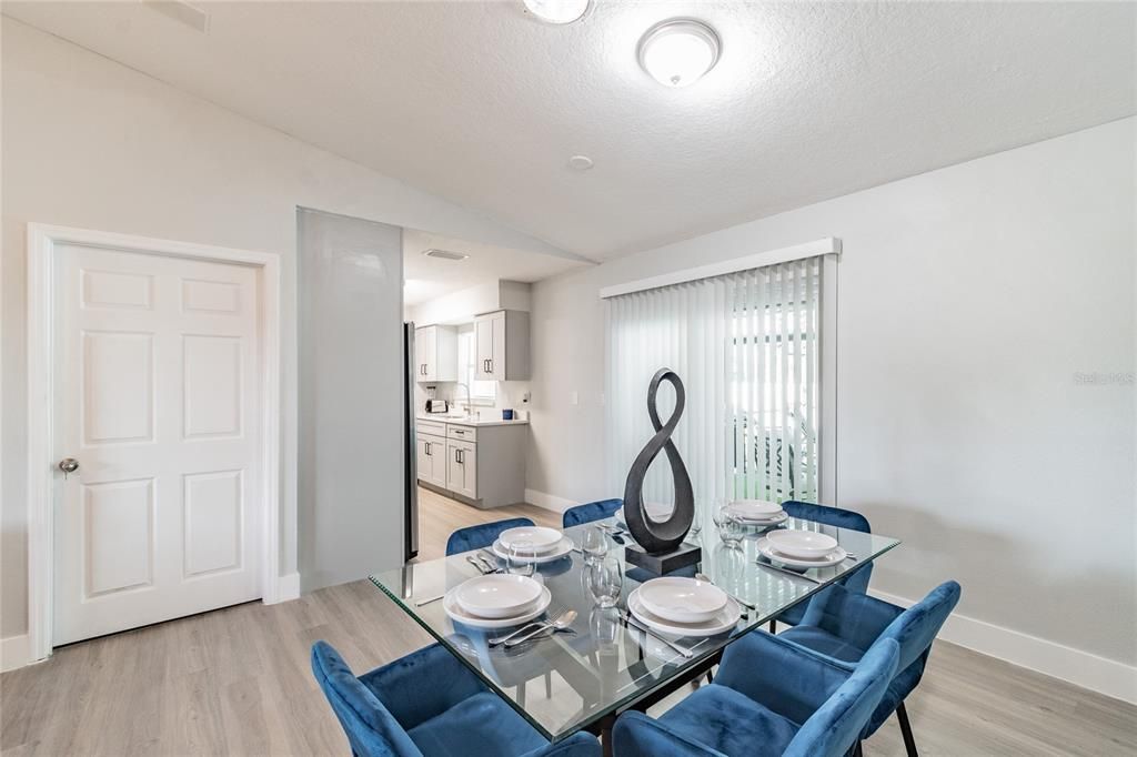 В аренду: $3,200 (3 спален, 2 ванн, 1235 Квадратных фут)