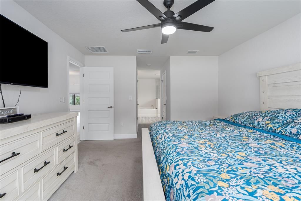 For Sale: $426,000 (4 beds, 3 baths, 2289 Square Feet)