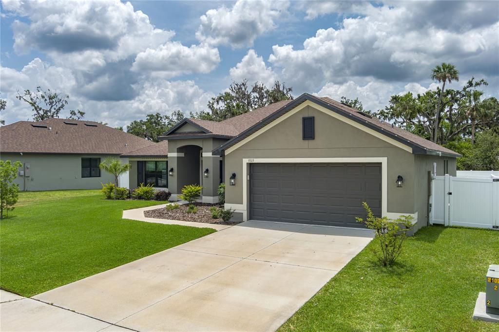 For Sale: $426,000 (4 beds, 3 baths, 2289 Square Feet)