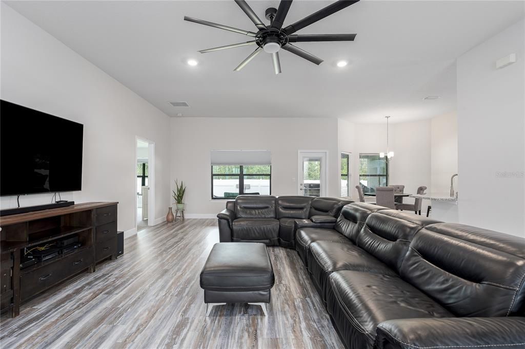 For Sale: $426,000 (4 beds, 3 baths, 2289 Square Feet)