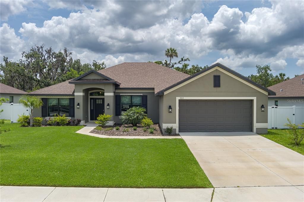 For Sale: $426,000 (4 beds, 3 baths, 2289 Square Feet)