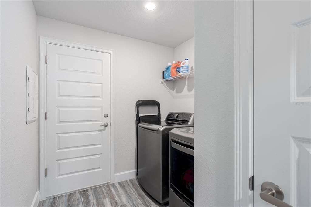 For Sale: $426,000 (4 beds, 3 baths, 2289 Square Feet)