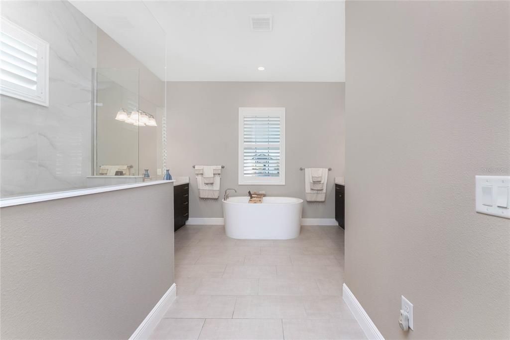 For Sale: $1,575,000 (3 beds, 3 baths, 3035 Square Feet)