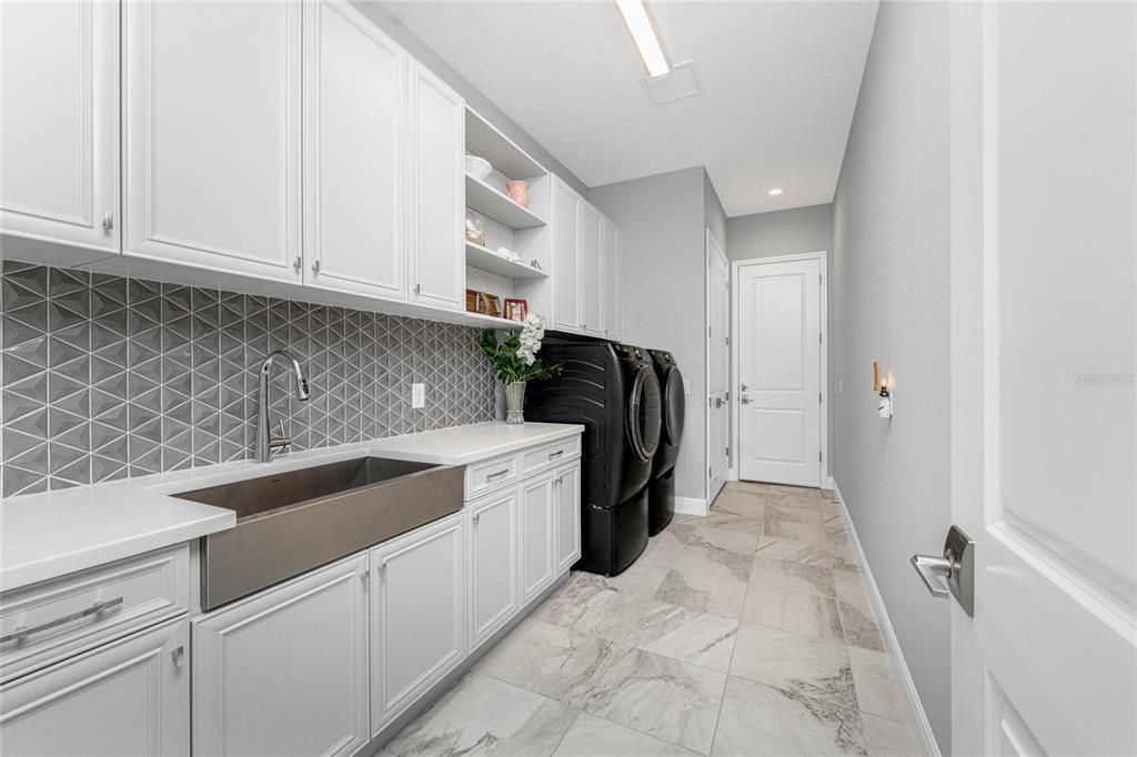 For Sale: $1,575,000 (3 beds, 3 baths, 3035 Square Feet)